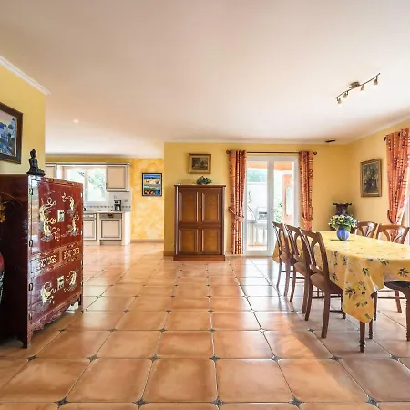 Beautiful With Private Pool In *