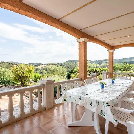 Beautiful With Private Pool In
